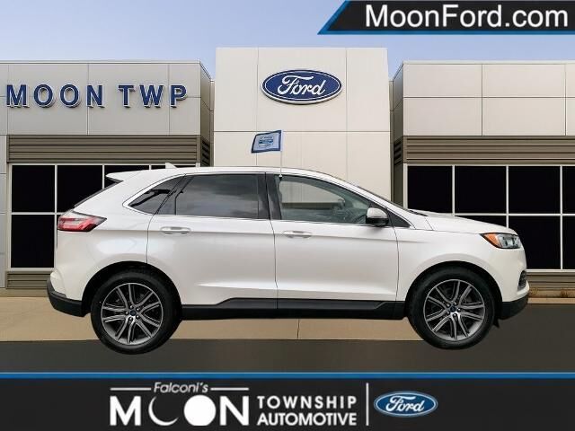 2019 Ford Edge Titanium — photo 1 of 13
