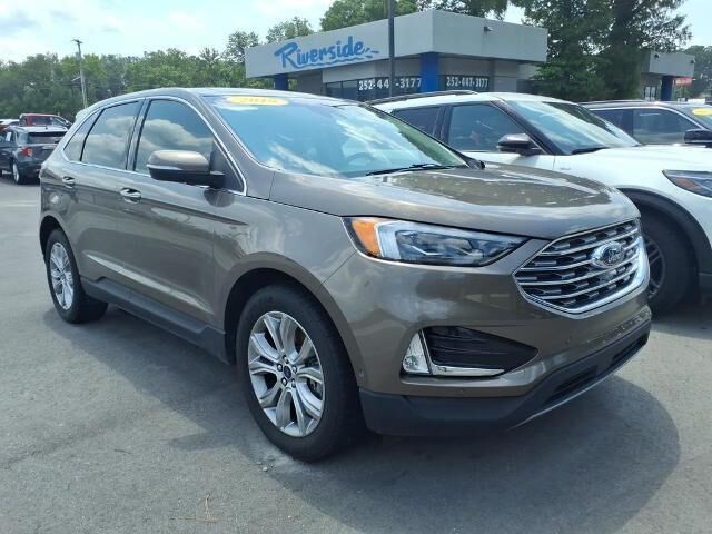 2019 Ford Edge Titanium — photo 1 of 26