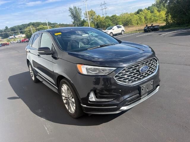 2021 Ford Edge Titanium — photo 1 of 13