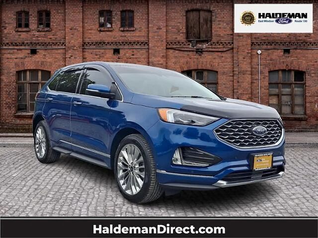 2022 Ford Edge Titanium