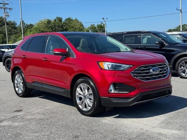 2022 Ford Edge Titanium — photo 1 of 26