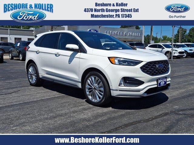 2022 Ford Edge Titanium — photo 1 of 13