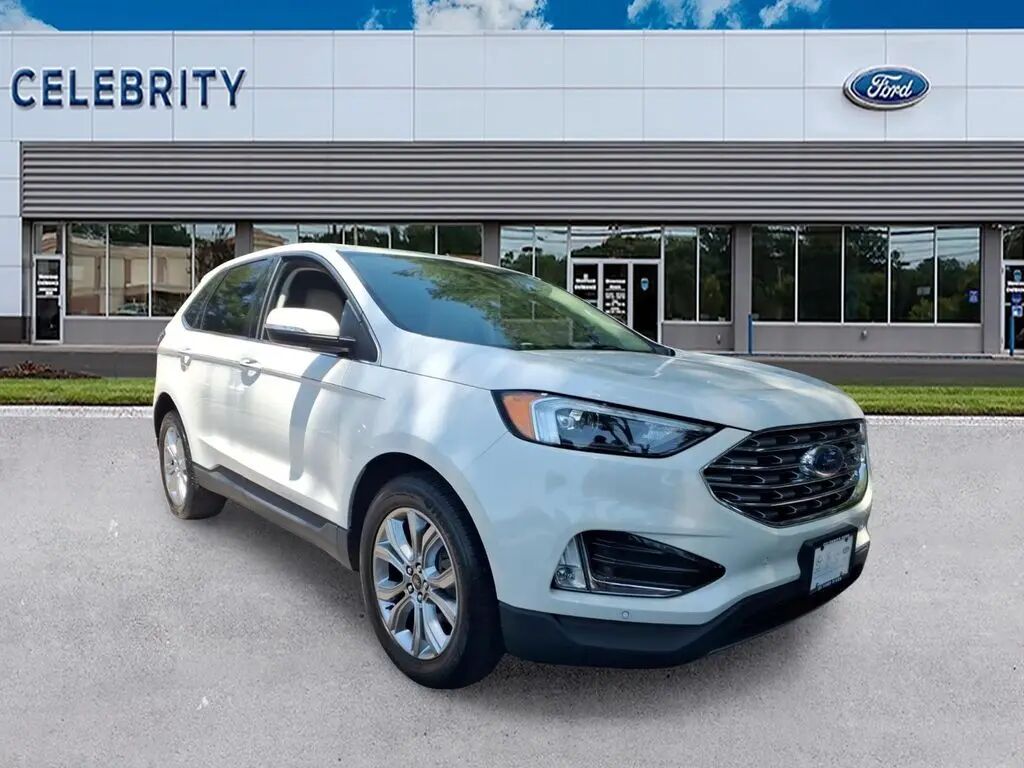 2023 Ford Edge Titanium — photo 1 of 8