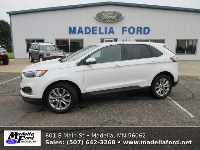 2023 Ford Edge Titanium — photo 1 of 26