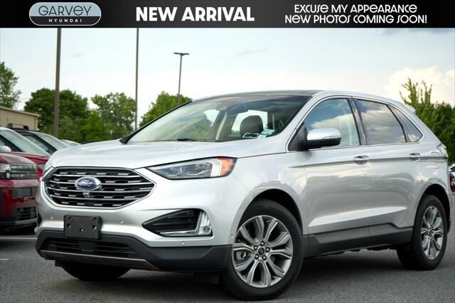 2019 Ford Edge Titanium — photo 1 of 2