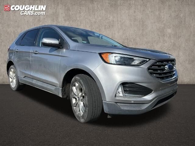 2022 Ford Edge Titanium — photo 1 of 22
