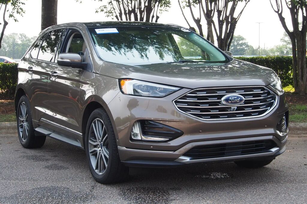 2019 Ford Edge Titanium — photo 1 of 14