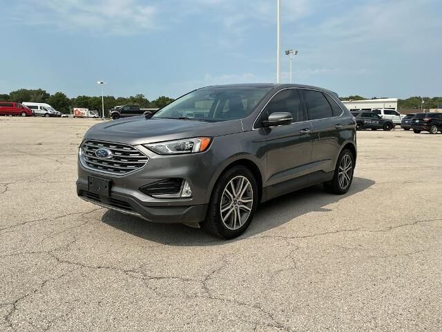 2022 Ford Edge Titanium — photo 1 of 13