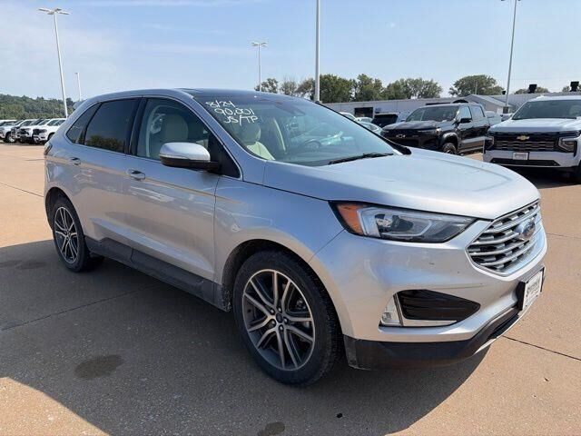 2019 Ford Edge Titanium — photo 1 of 13
