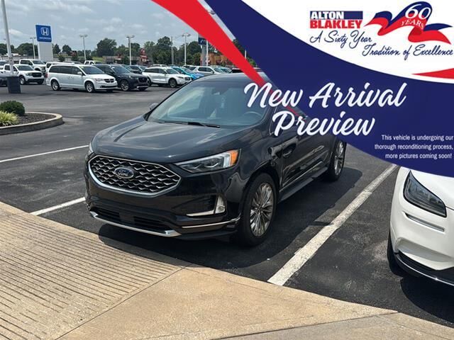 2020 Ford Edge Titanium — photo 1 of 27