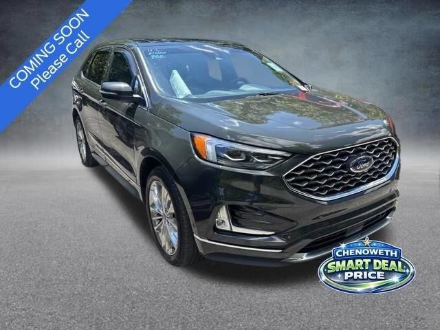2022 Ford Edge Titanium — photo 1 of 4