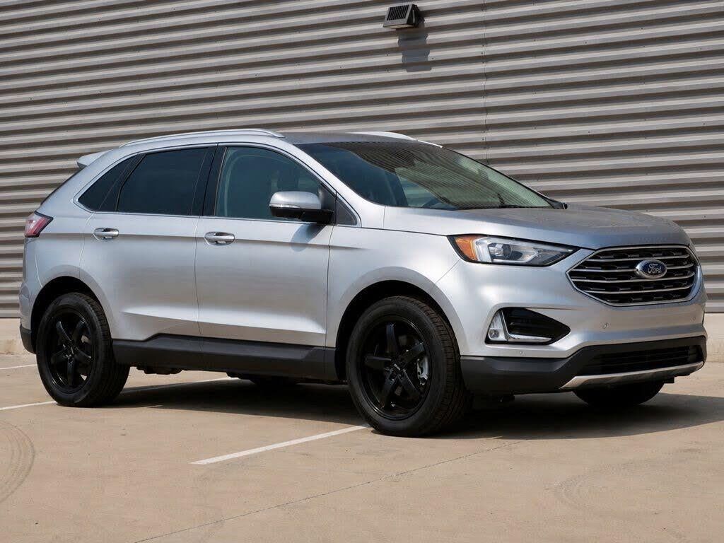 2020 Ford Edge Titanium — photo 1 of 1