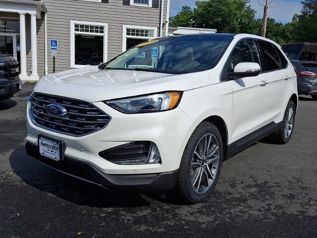 2023 Ford Edge Titanium — photo 1 of 26
