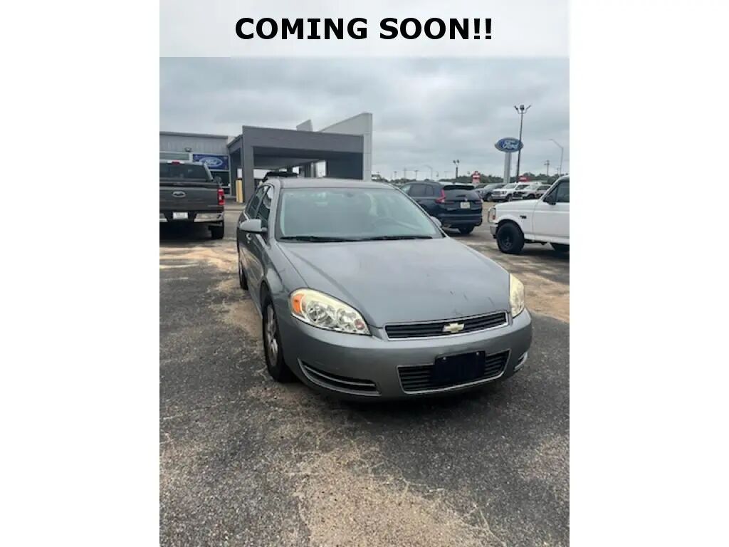 2009 Chevrolet Impala LS — photo 1 of 2