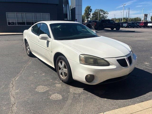 2006 Pontiac Grand Prix Base — photo 1 of 13