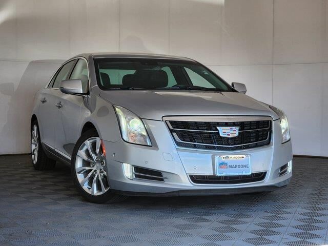 2017 Cadillac XTS Luxury — photo 1 of 27