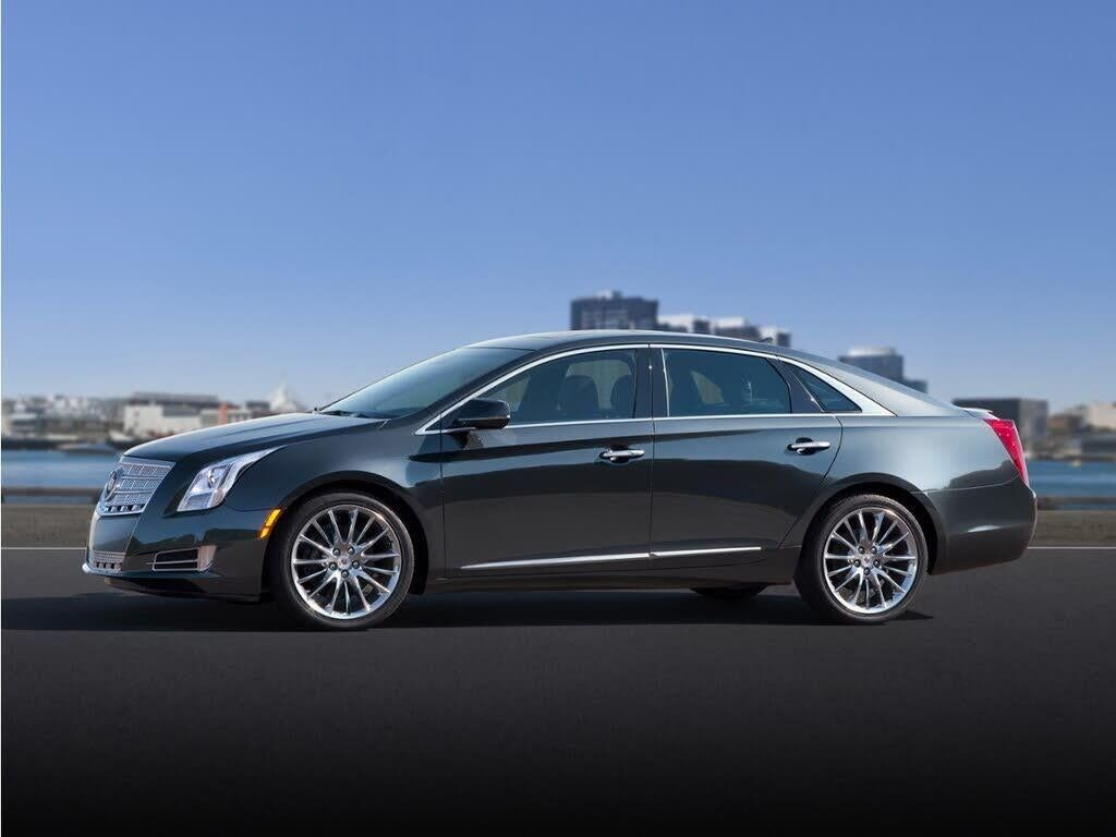 2013 Cadillac XTS Luxury Collection — photo 1 of 1