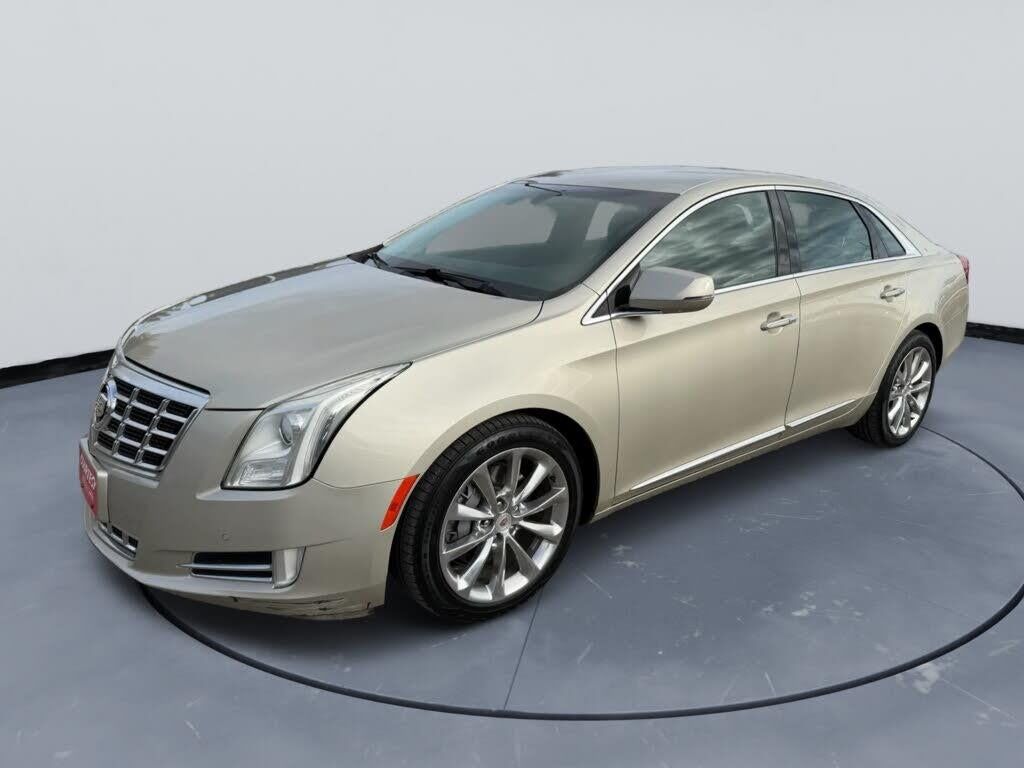 2013 Cadillac XTS Luxury Collection — photo 1 of 1