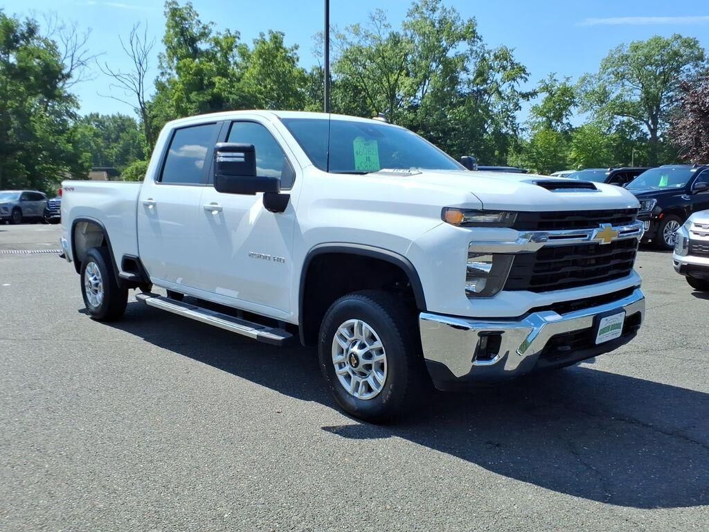 2025 Chevrolet Silverado 2500HD LT — photo 1 of 13