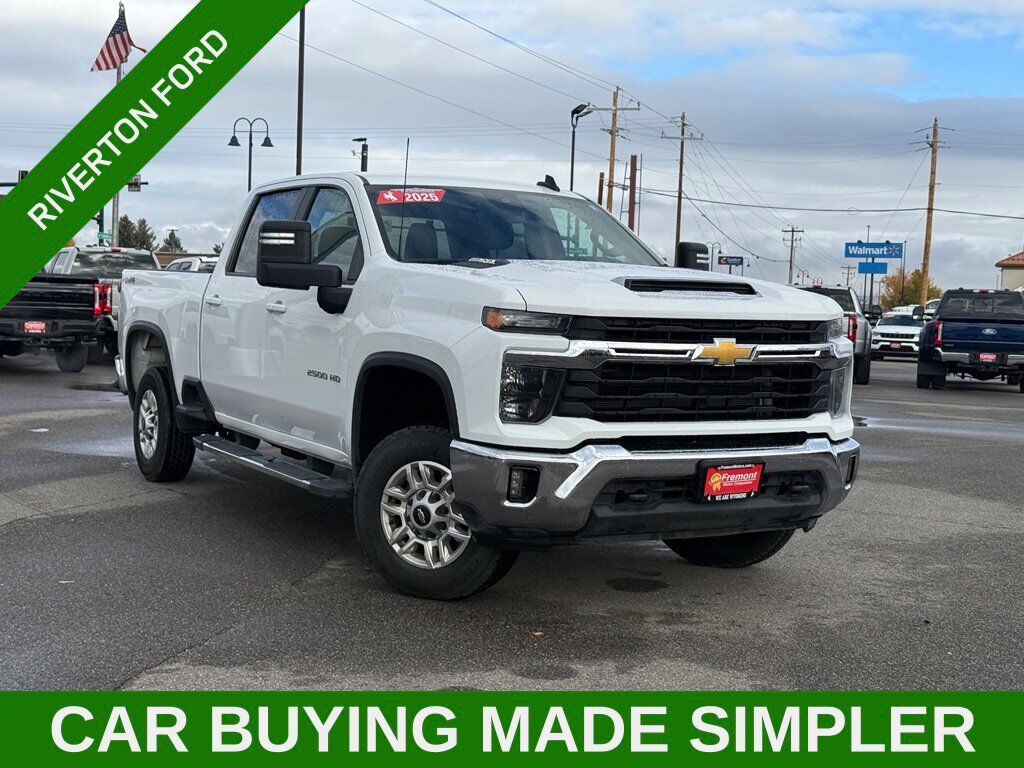 2025 Chevrolet Silverado 2500HD LT — photo 1 of 13