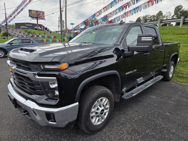 2025 Chevrolet Silverado 2500HD LT — photo 1 of 27