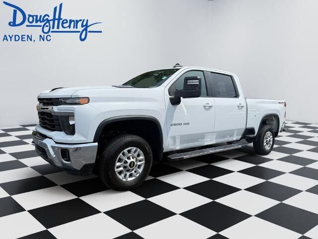2025 Chevrolet Silverado 2500HD LT — photo 1 of 13
