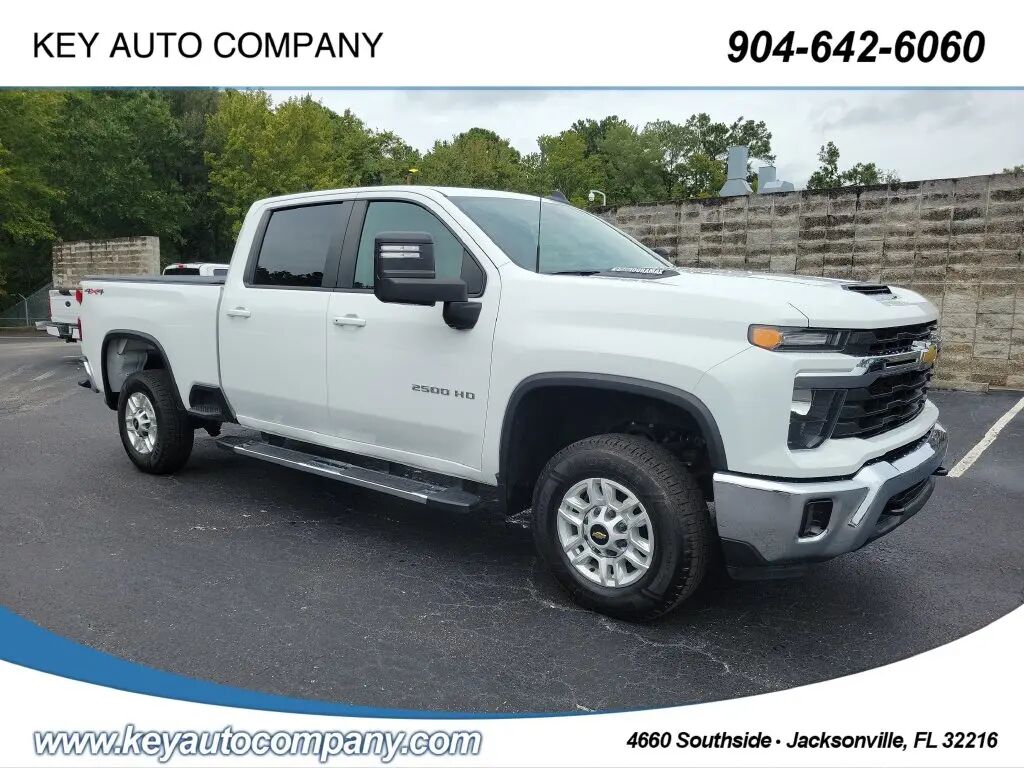 2025 Chevrolet Silverado 2500HD LT — photo 1 of 13