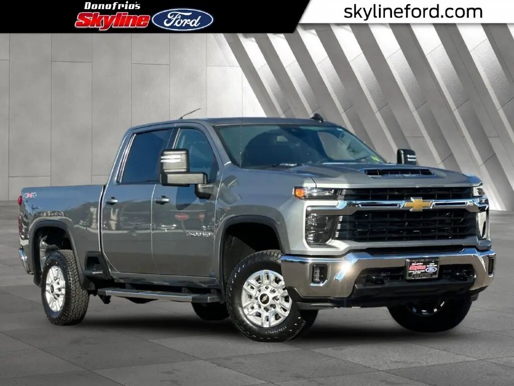 2025 Chevrolet Silverado 2500HD LT — photo 1 of 13