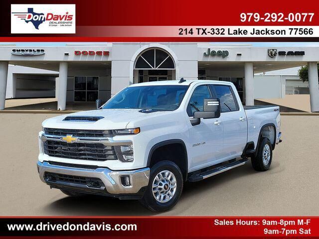 2025 Chevrolet Silverado 2500HD LT — photo 1 of 39