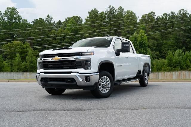 2025 Chevrolet Silverado 2500HD LT — photo 1 of 13
