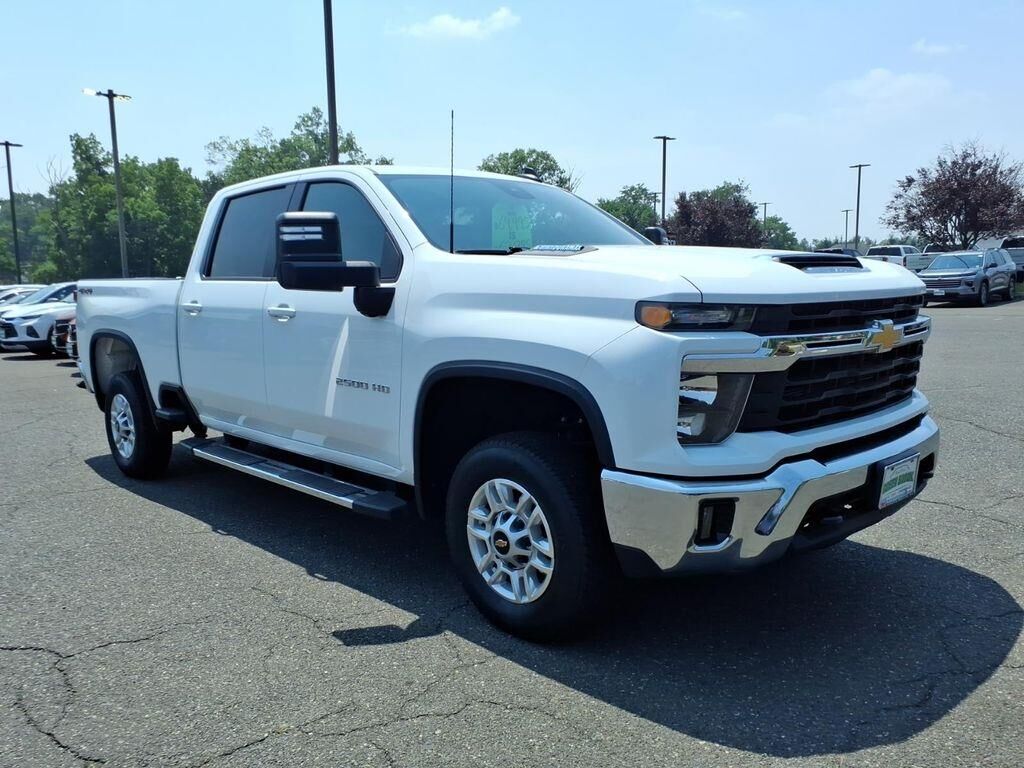 2025 Chevrolet Silverado 2500HD LT — photo 1 of 26