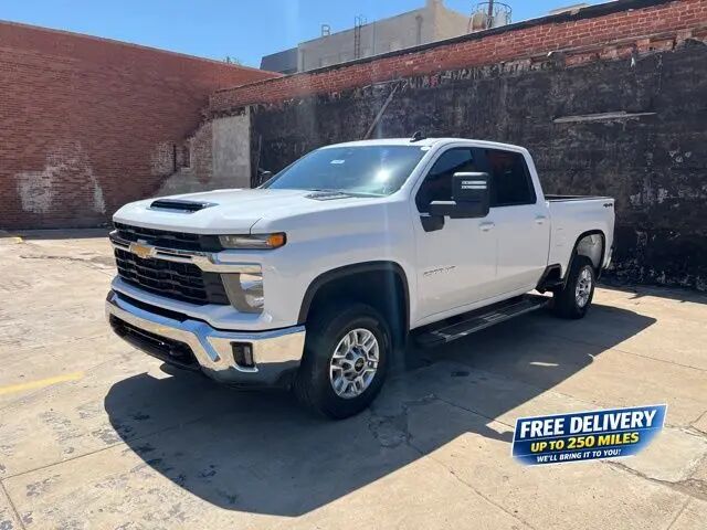 2025 Chevrolet Silverado 2500HD LT — photo 1 of 13