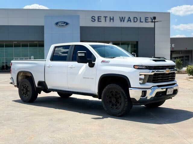 2024 Chevrolet Silverado 2500HD LT — photo 1 of 12