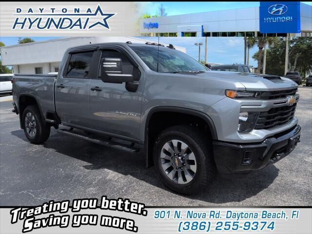 2025 Chevrolet Silverado 2500HD Custom — photo 1 of 13