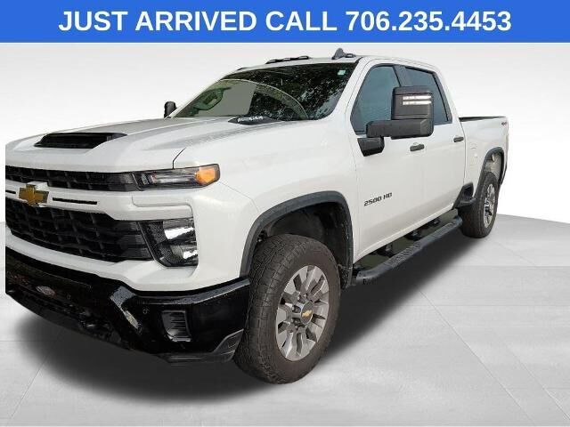 2025 Chevrolet Silverado 2500HD Custom — photo 1 of 26