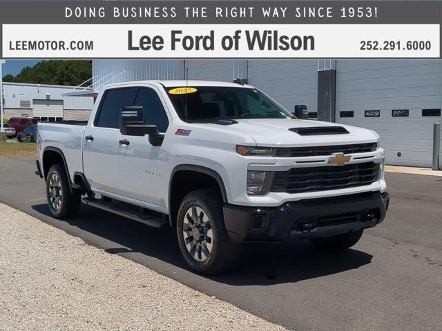 2025 Chevrolet Silverado 2500HD Custom — photo 1 of 52