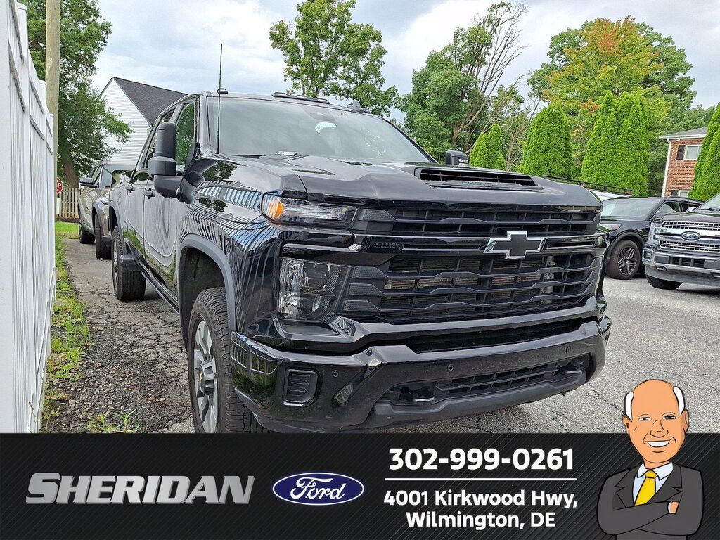 2025 Chevrolet Silverado 2500HD Custom — photo 1 of 6