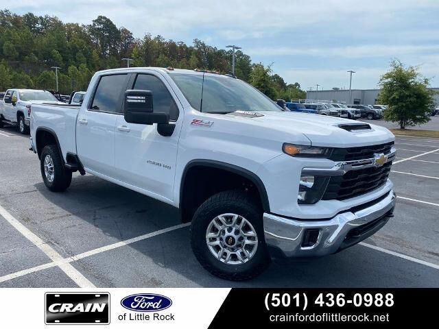 2025 Chevrolet Silverado 2500HD LT — photo 1 of 13