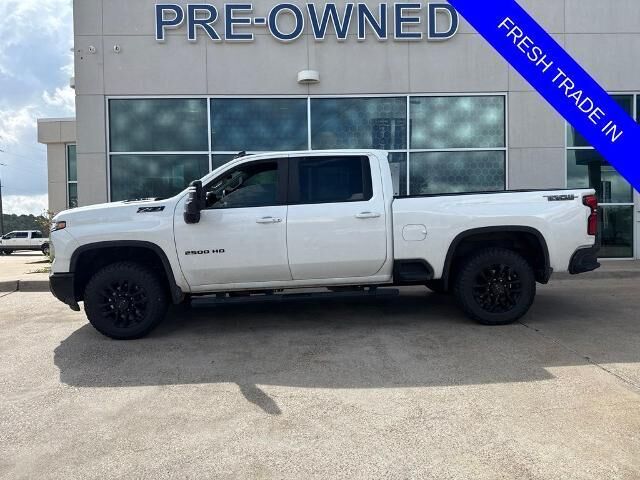 2025 Chevrolet Silverado 2500HD LT — photo 1 of 13
