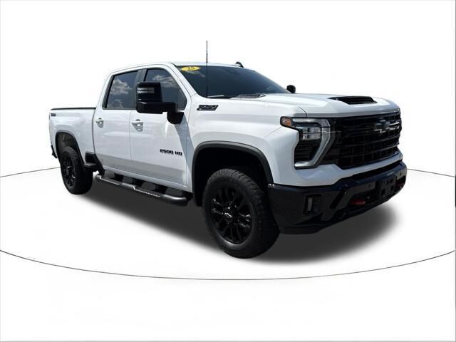 2025 Chevrolet Silverado 2500HD LT — photo 1 of 13