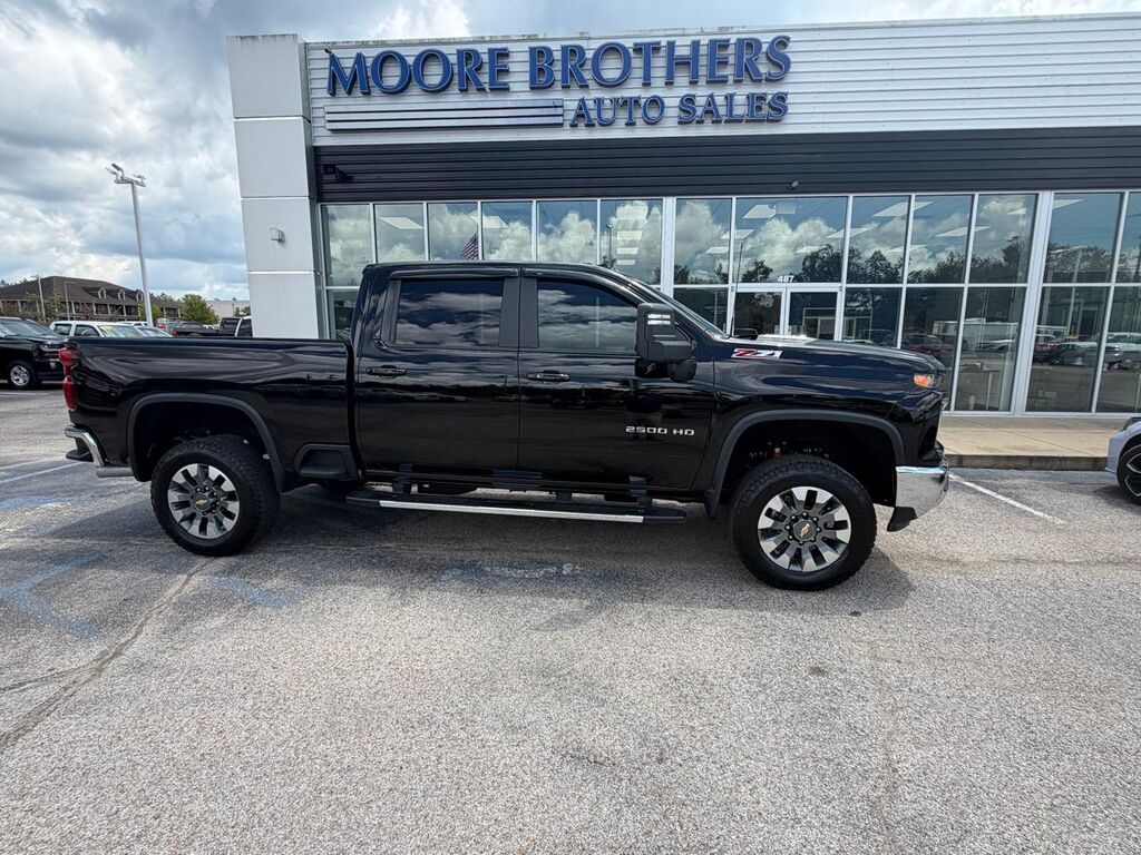 2025 Chevrolet Silverado 2500HD — photo 1 of 11