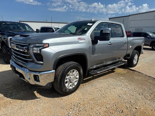 2025 Chevrolet Silverado 2500HD LTZ — photo 1 of 13