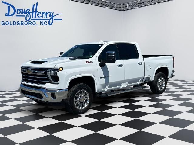 2025 Chevrolet Silverado 2500HD LTZ — photo 1 of 13