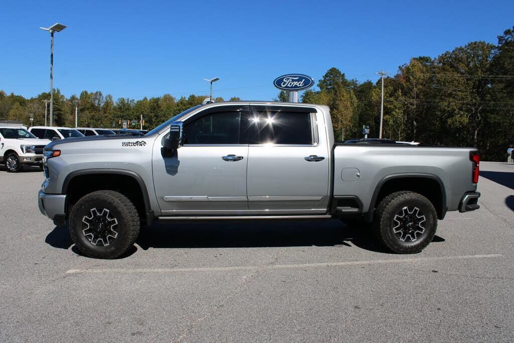 2025 Chevrolet Silverado 2500HD High Country — photo 1 of 1