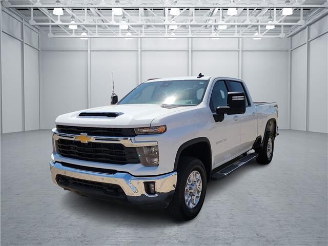 2025 Chevrolet Silverado 3500HD LT — photo 1 of 13