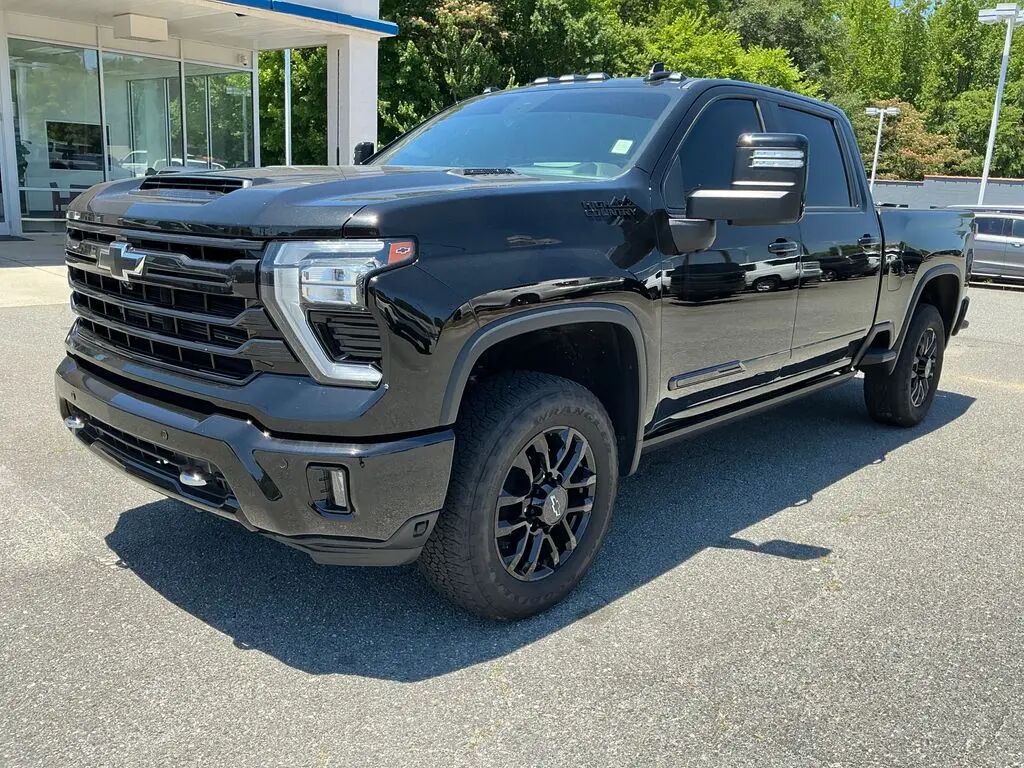 2025 Chevrolet Silverado 3500HD High Country — photo 1 of 13