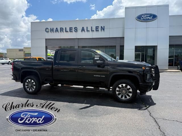 2024 Chevrolet Silverado 2500HD Custom — photo 1 of 12