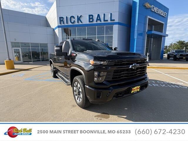 2024 Chevrolet Silverado 2500HD Custom — photo 1 of 13