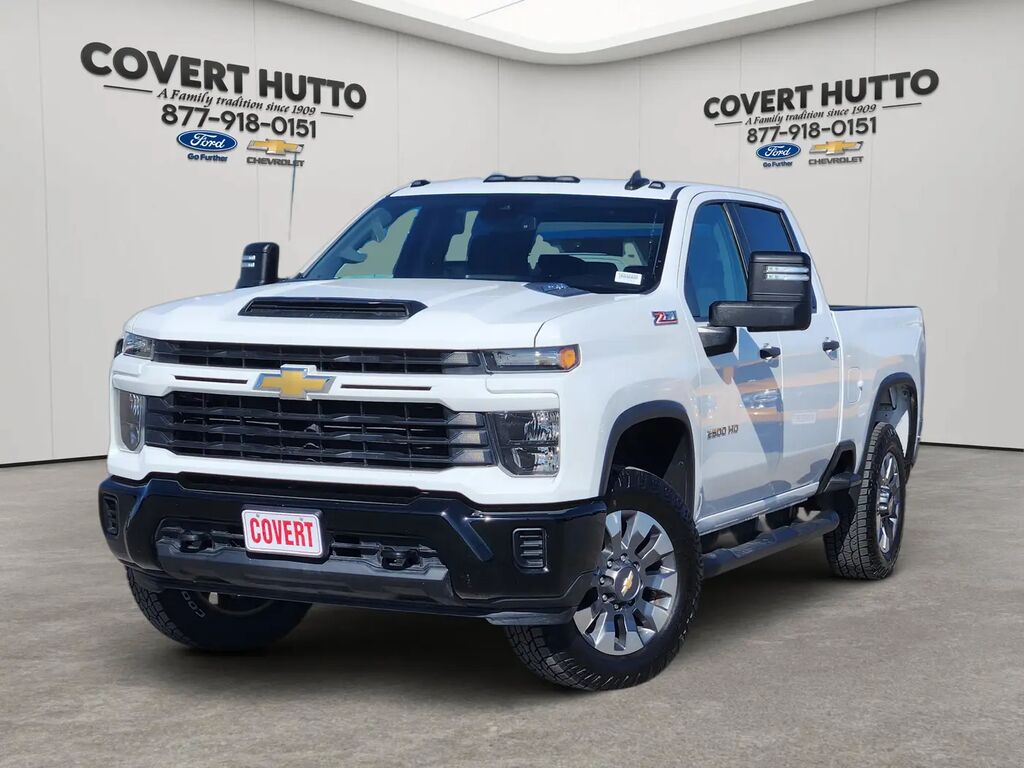 2024 Chevrolet Silverado 2500HD Custom — photo 1 of 13