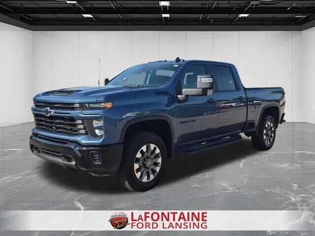 2024 Chevrolet Silverado 2500HD Custom — photo 1 of 26